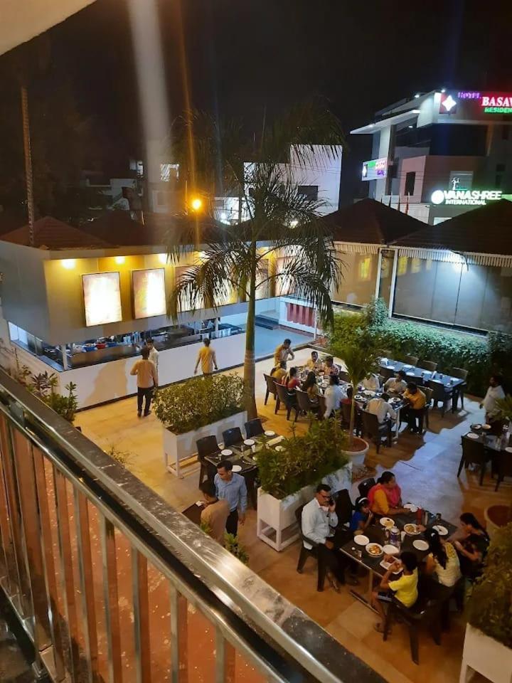 Hotel Madhuvan International Bijapur  Exterior photo